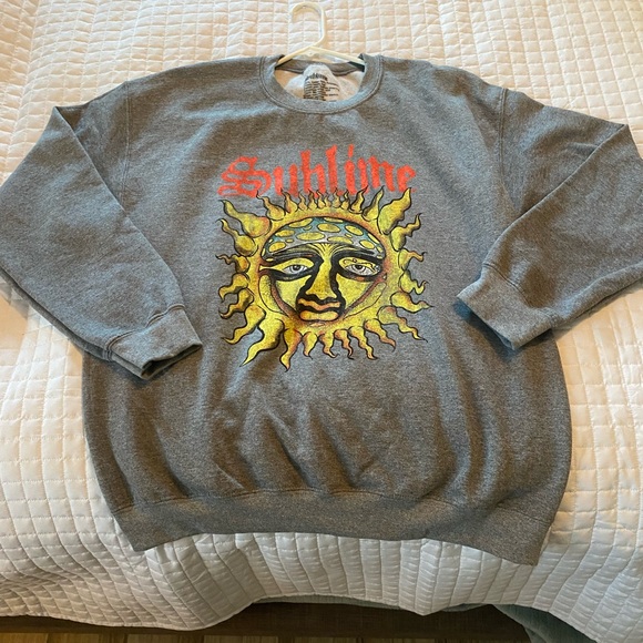 Tops - Sublime Sweatshirt/Crewneck
